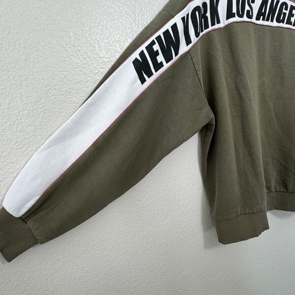 H&M Divided Womens Olive Green LA NYC Sweater Crewneck Size Small Graphic Casual - Picture 2 of 8